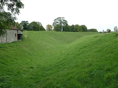 Avebury bank and ditch