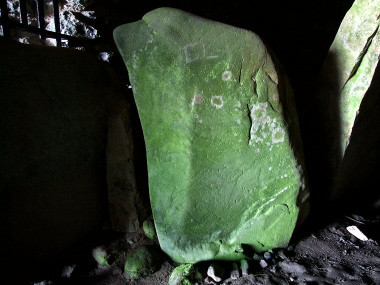 Barclodiad y Gawres - Carved Stone L8