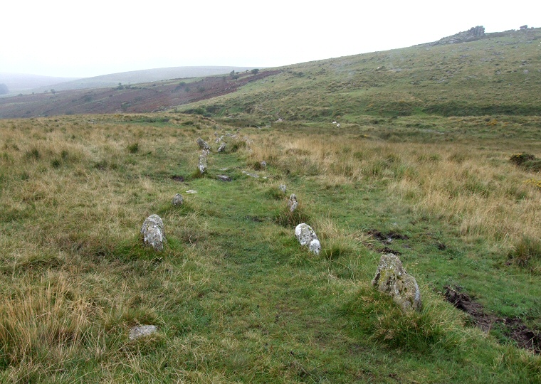 Hart Tor stone row looking west with Black Tor in the upper right of the picture
