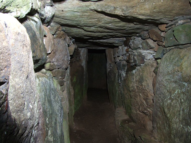 Bryn Celli Ddu passage