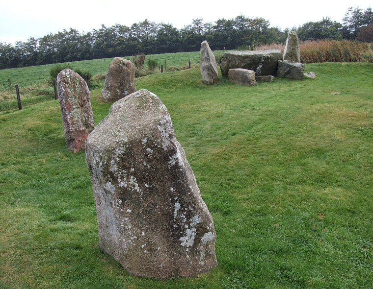 Southeastern arc of stones