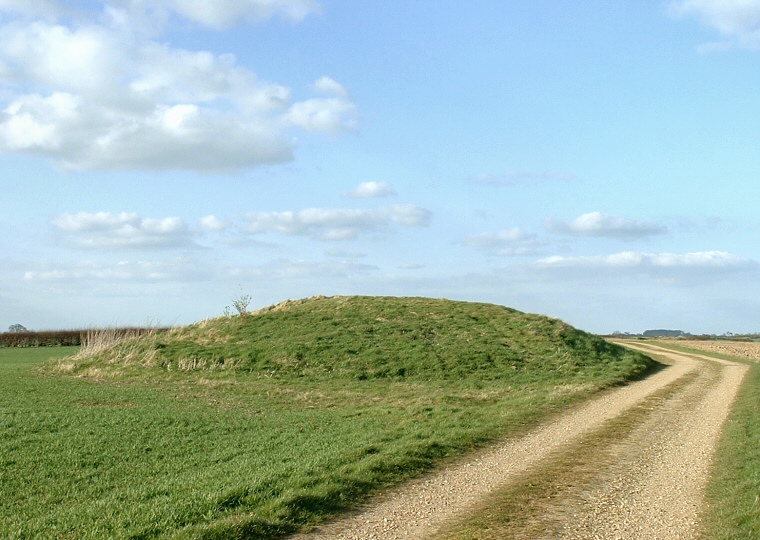 Grim's Mound Round Barrow - Looking North