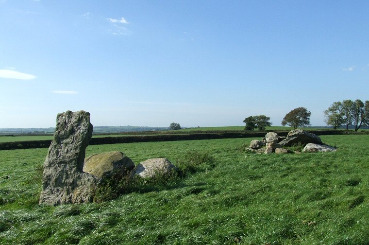 Hendrefor - eastern chamber to the left, totally destroyed western chamber to the right