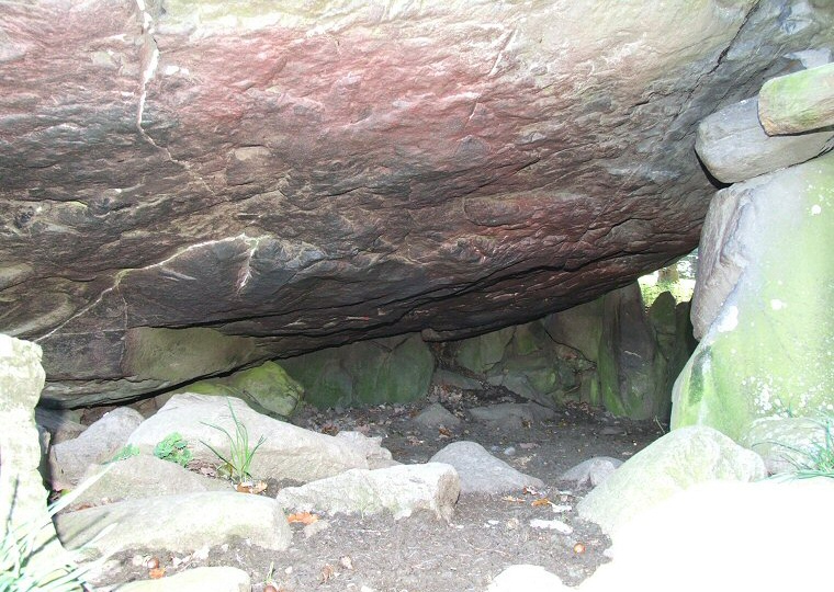 Hendre Waelod - internal view of the chamber