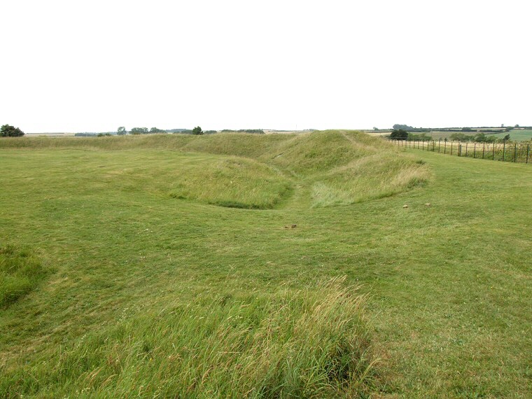 Knowlton Henge eastern entrance