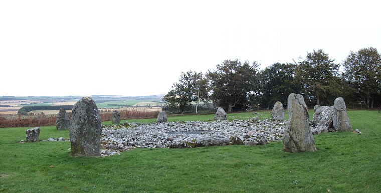 Loanhead of Daviot - view looking east