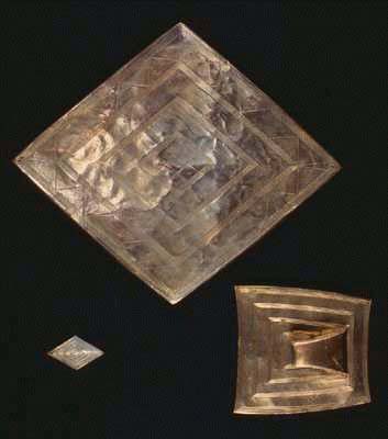 Bush Barrow Gold Lozenges and Belt Buckle