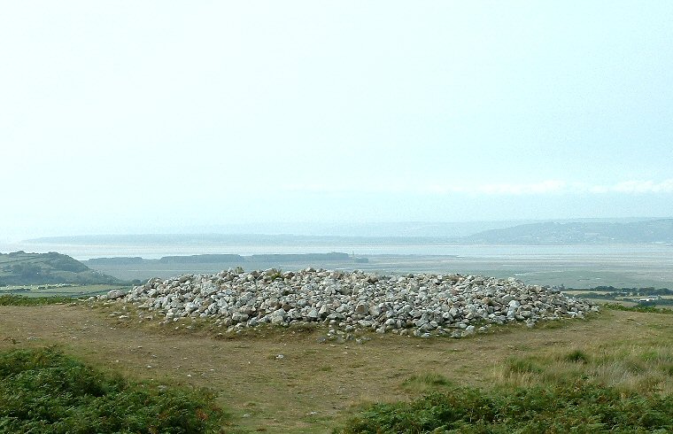 Cairn to the west of Maen Cetty