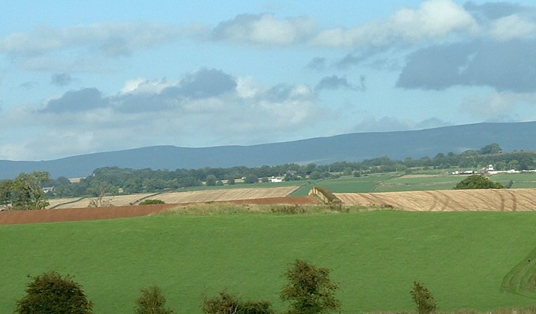 Mossthorn long cairn north