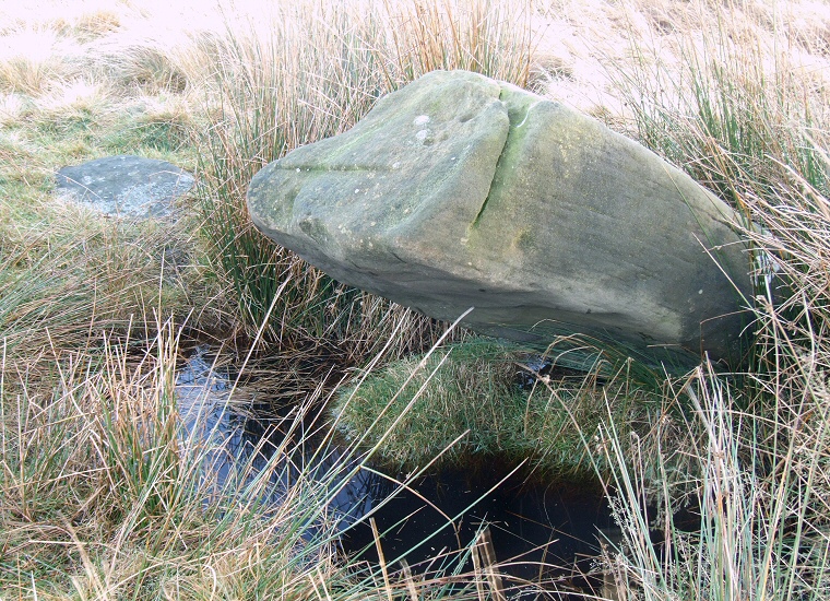 Leaning stone