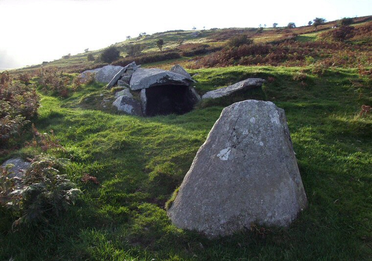 Rhiw chambered tomb looking northwest