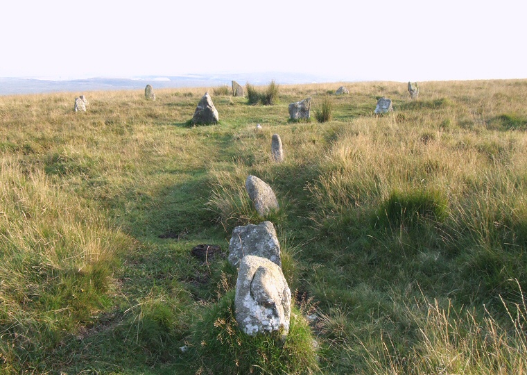 Ringmoor Down - Southern end of the row and the cairn circle.