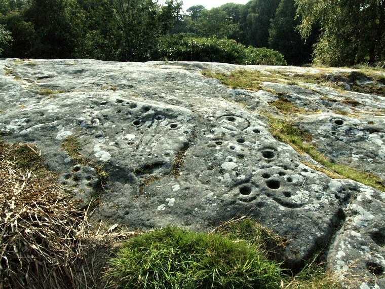 Roughting Linn - carvings on the northeastern side