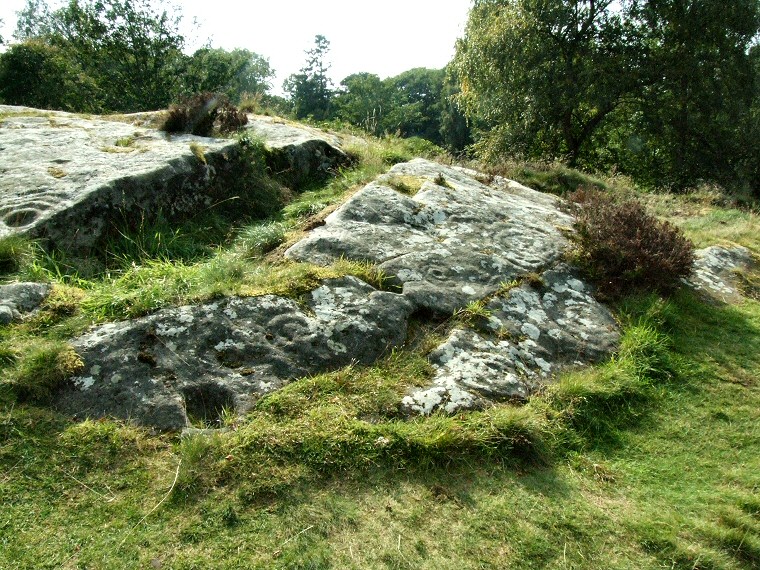 Roughting Linn - carvings on the northern end of the rock