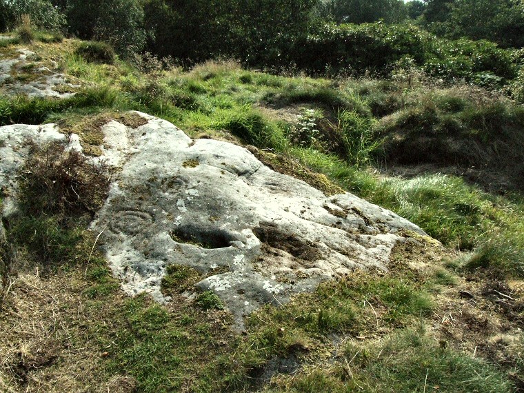 Roughting Linn - carvings on the northern end of the rock