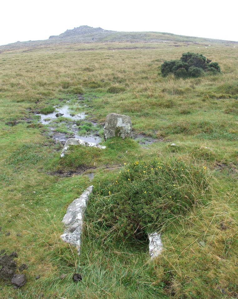 Sharpitor Cairn and Cist