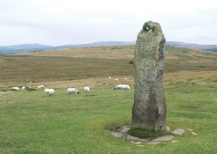 Shovel Down Long Stone looking southeast towards Thornworthy Tor