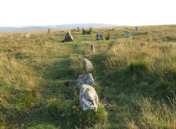 Ringmoor Down - Southern end of the row and the cairn circle.