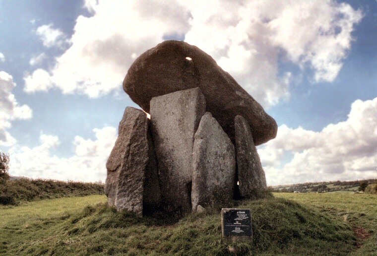 Trethevy Quoit Chambered Tomb / Portal Dolmen