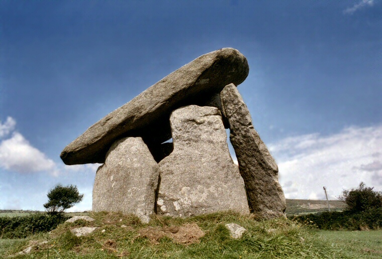 Trethevy Quoit - looking northeast