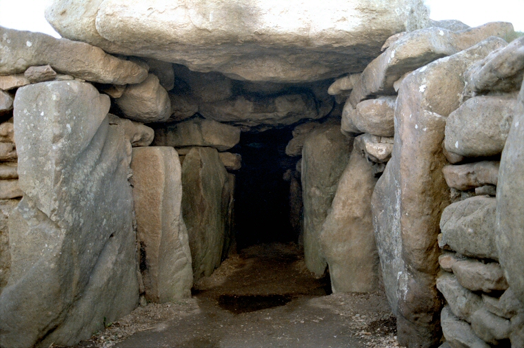 West Kennet Barrow - Entrance to the chamber